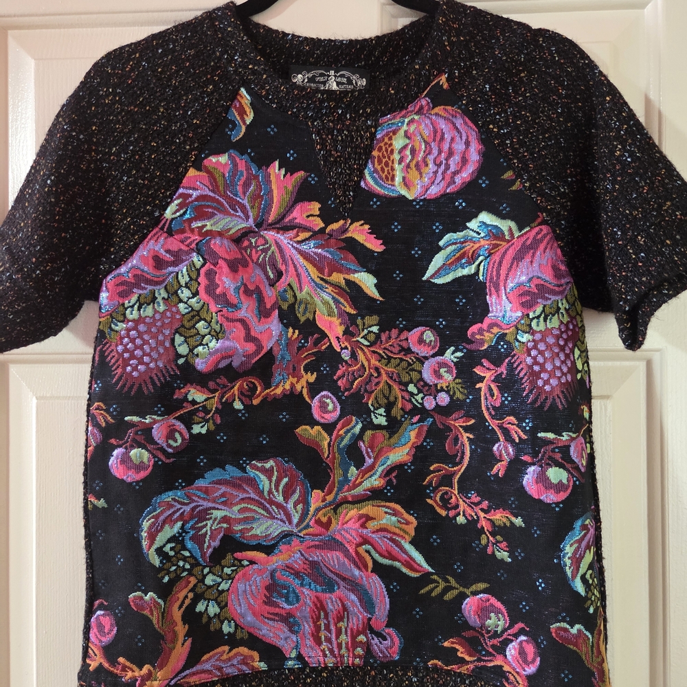 Lush Black Knit Top with Multicolor Speckle Detail